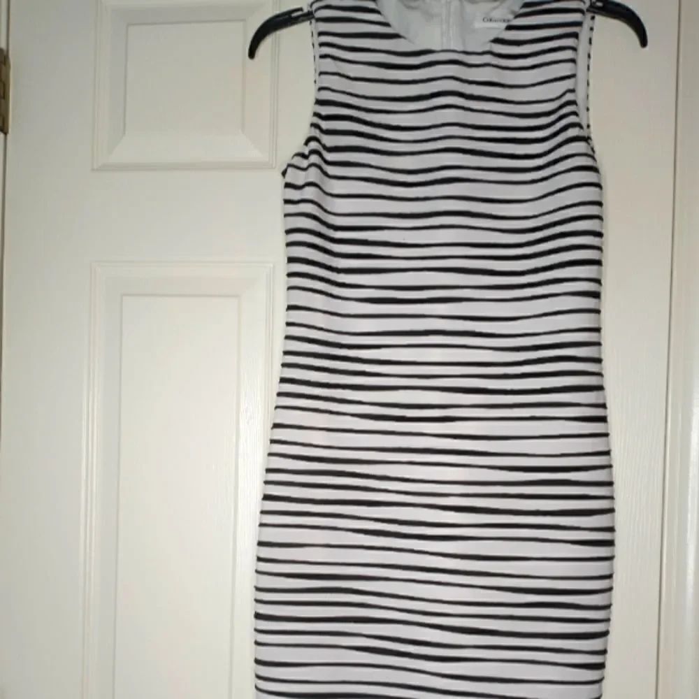 Calvin Klein 4WomensBlackWhiteStriped 1/2ZipperBodyconLinedSheathDress Stretch.